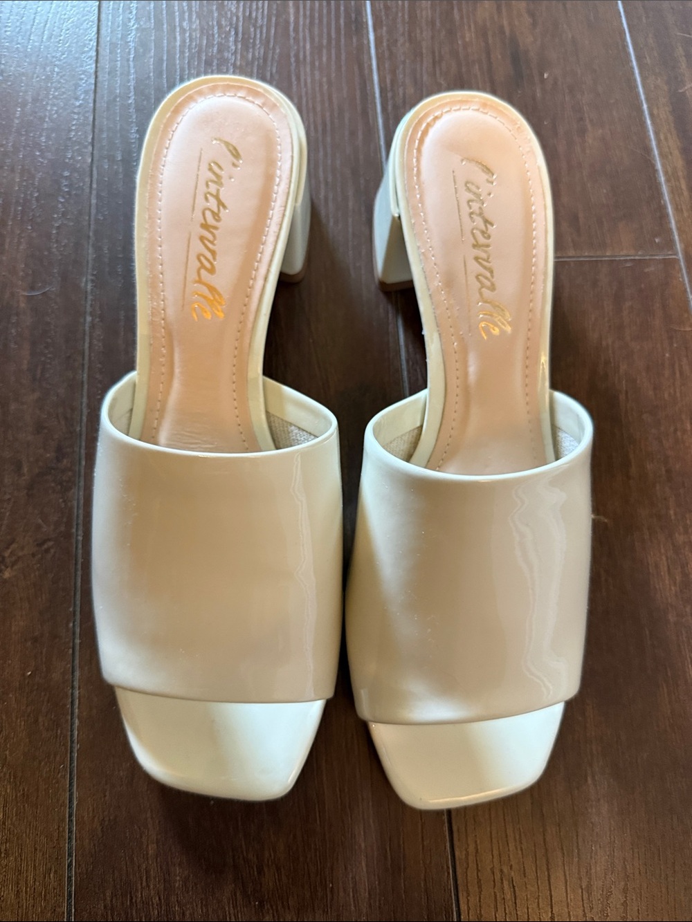 NWOT - L’intervalle Clarabelle Block Heel Mule